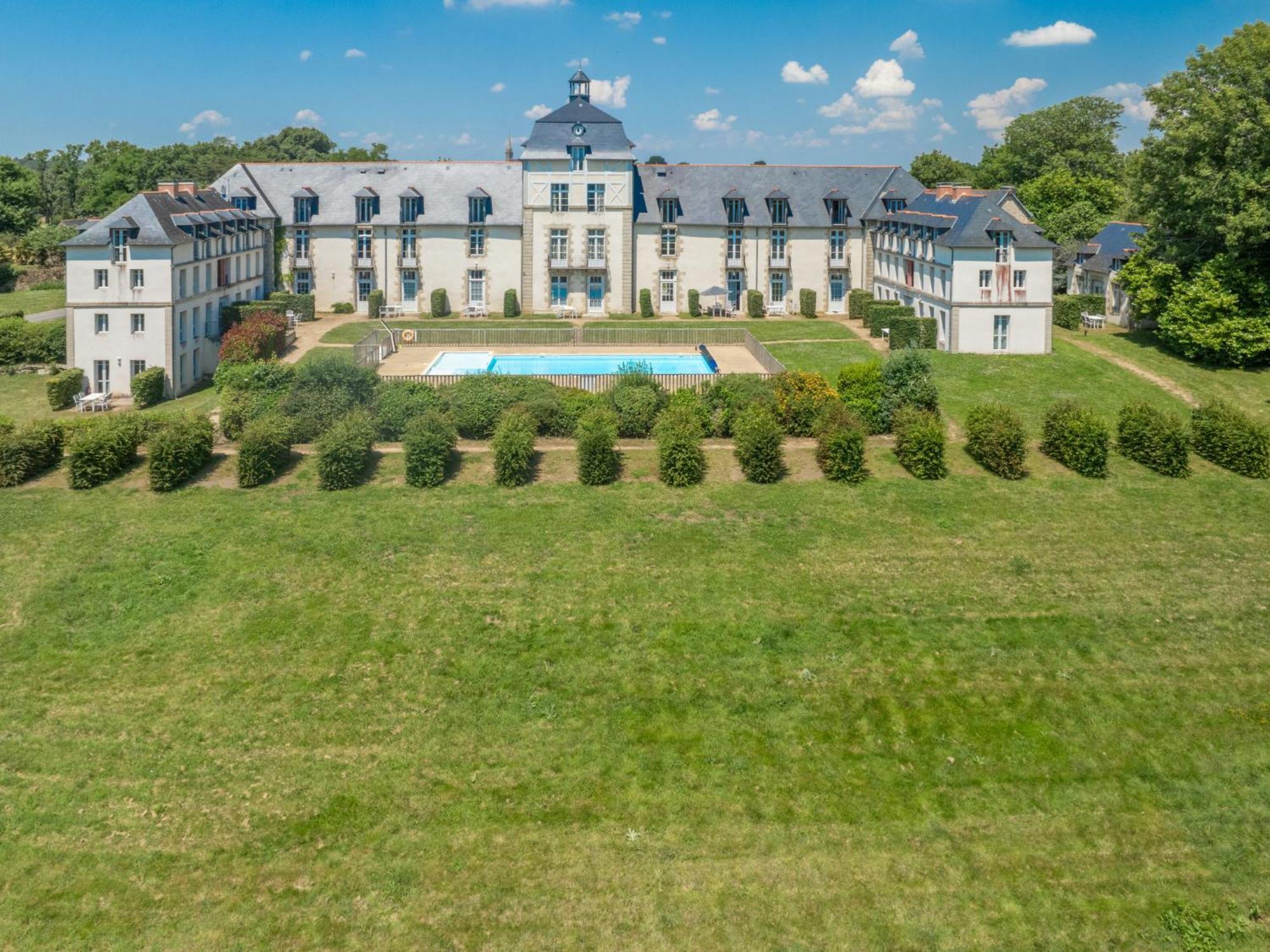 Apartment Chateau De Kergonano-10 By Interhome Баден Экстерьер фото